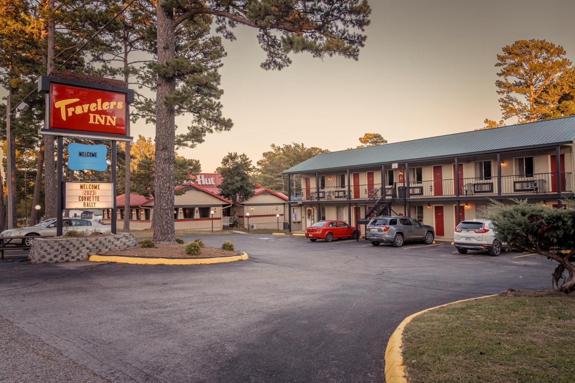 Traveler'S Inn Юрика Спрингс Экстерьер фото